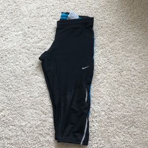 Midi rise Nike Capri running tights